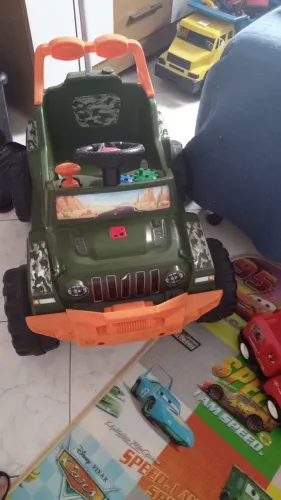Carrinho de passeio em excelente estado 