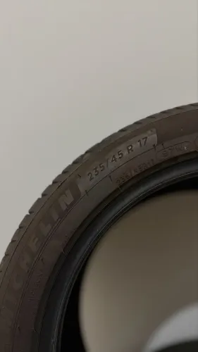 Pneu 235/45R17 Michelin primacy 4