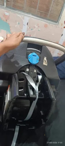 Vendo cadeirinha de carro e carrinho de bebê modelo guarda chuva