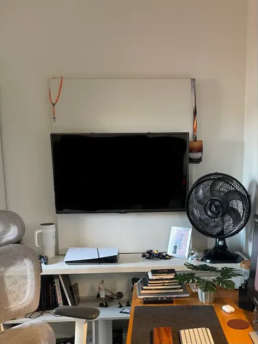 RACK PARA SALA/QUARTO DE MADEIRA MACIÇA