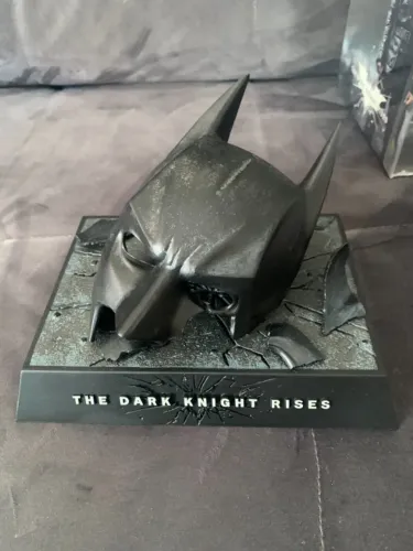 Batman The Dark Knight Rises - Gift Set Máscara Quebrada