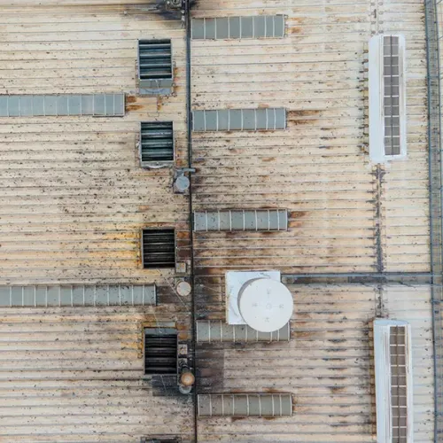 Inspeção de telhado e acompanhamento de obra com drone 