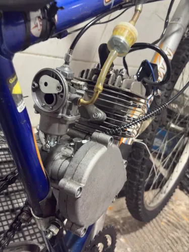 VENDO MOTORIZADA COMPLETINHA 80cc