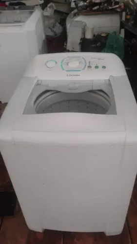 Máquina de lavar Eletrolux 12 kg filtro pega pelo centro do agitado