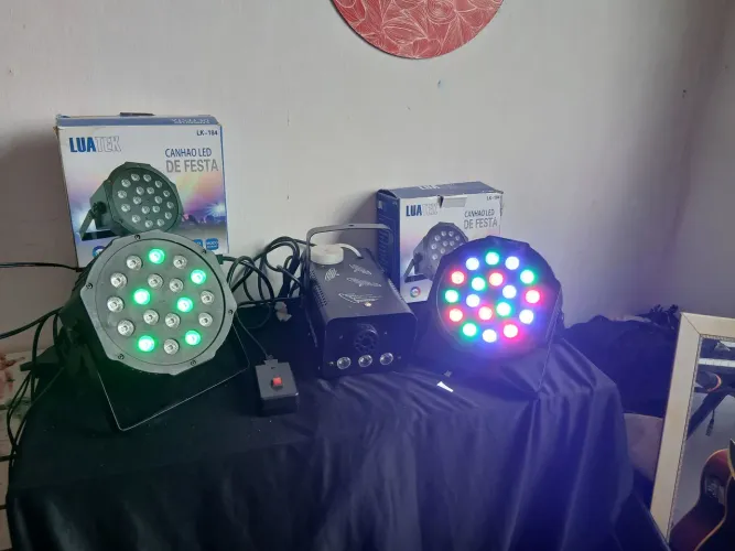 Vender urgente, kit iluminação e máquina de fumaça 
