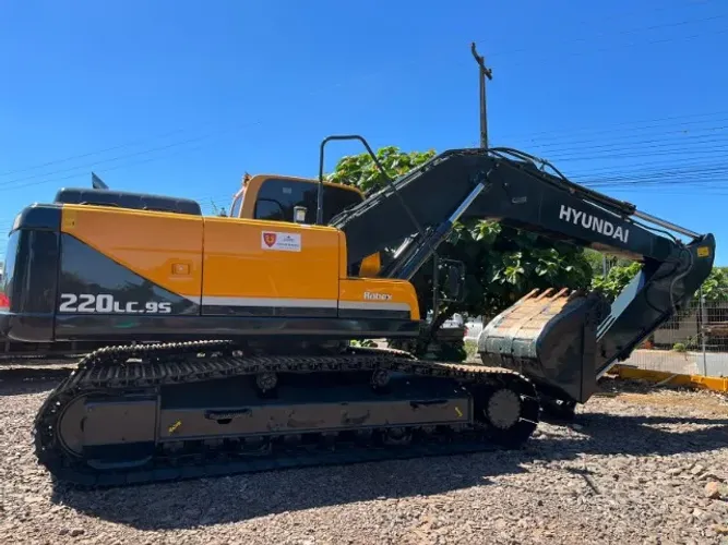 Escavadeira Hidráulica Hyundai 220LC9S