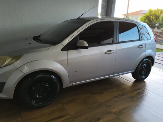 Ford Fiesta SE 1.6 8V Flex 5P 2014