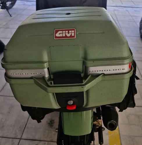 Vdo Baú Givi P/ 1 capacete