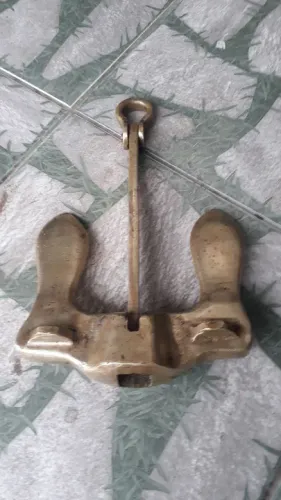 Ancora de metal antiga