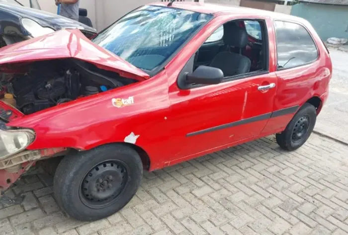 Sucata Fiat Palio 1.0 2007 Para Retitada de Peças