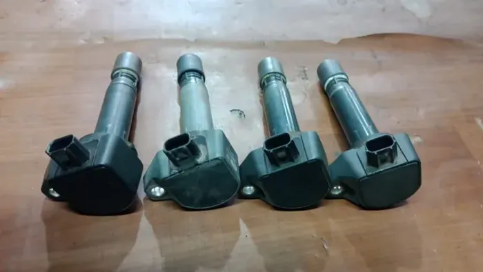Bobinas de ignição Honda Civic Denso. (130,00 reais cada uma)