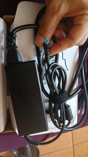 Fonte carregador de notebook Acer/ Aceito cartão / Leia