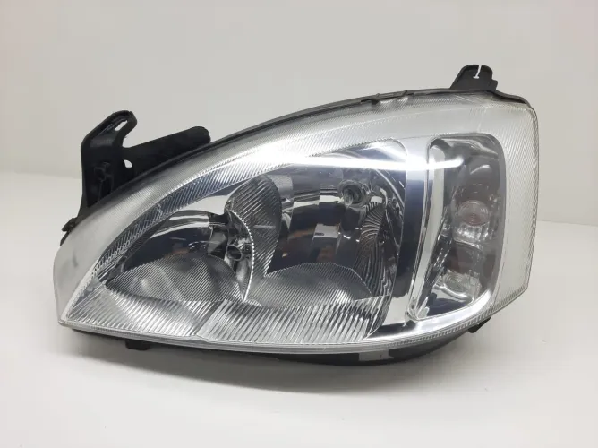 Farol Chevrolet Corsa 2012 lado esquerdo 