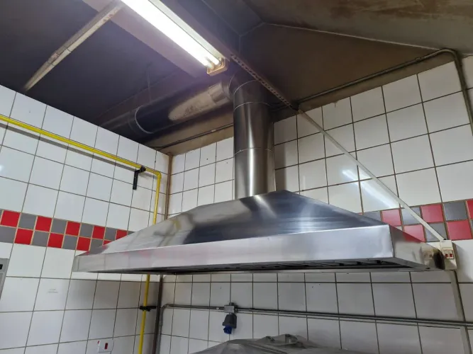 Coifa em Aço Inox Escovado Semi Nova