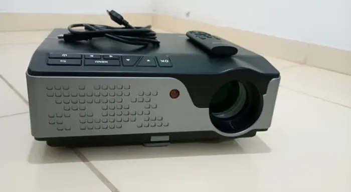 PROJETOR SMART SCREEN LINUX MULTI PJ004 - 4500 LUMENS