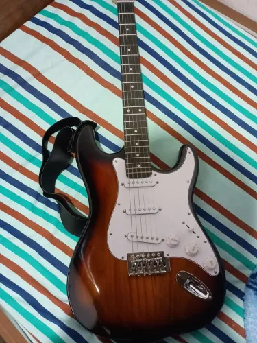 Guitarra Elétrica stratocaster Bravo