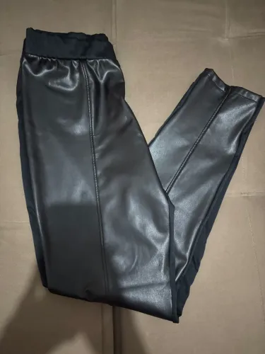 Calça feminina em courino tamanho G