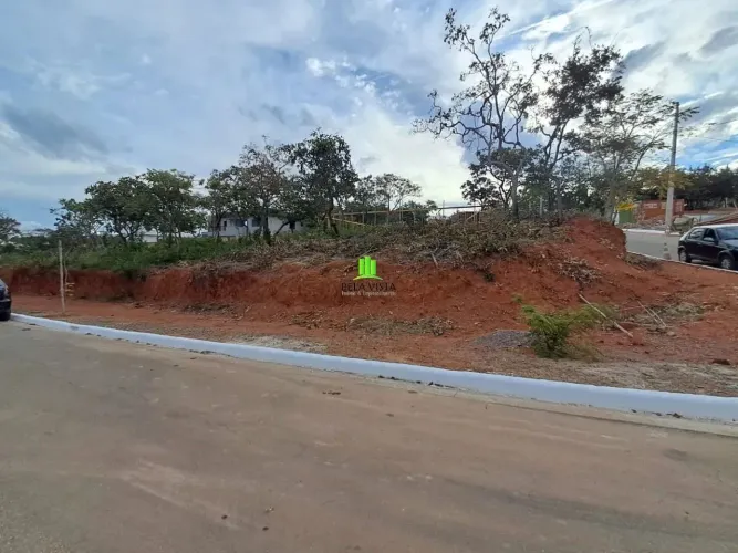 Lotes em Condomínio em Mariposas.