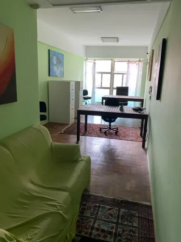 VENDO EXCELENTE SALA