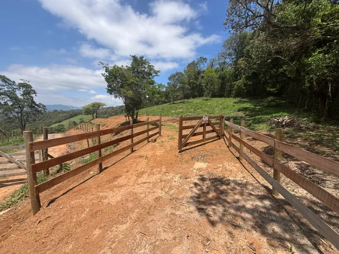 Área 35.000 m2 Camanducaia-MG