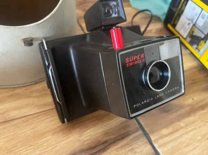 Câmera Polaroide Super Swinger