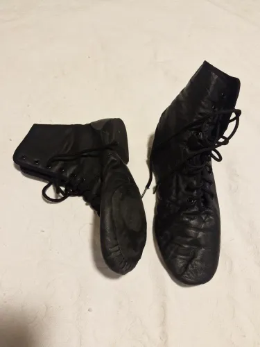 Bota de jazz em couro - número 37 (calça 35)