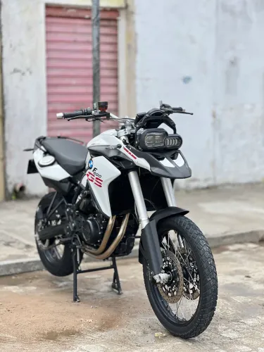 F800 moto em perfeito estado ?