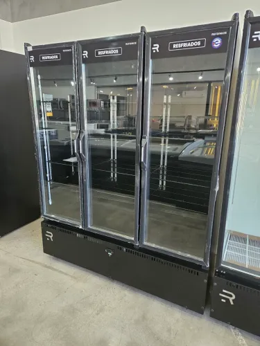 expositora refrigerada 3 portas multiuso para conveniências - a pronta entrega 