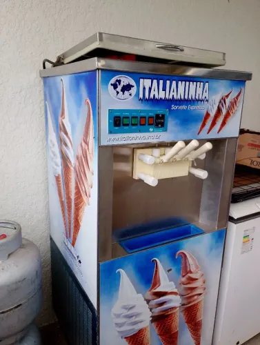 Máquina de sorvete italianinha