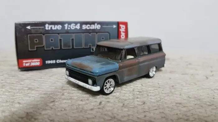 Auto World Mijo 1965 Chevy Suburban Patina Series 1/64 Limited Edition