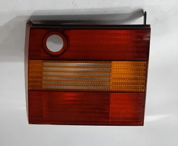 Lanterna Direita Tampa Traseira Passat 1994 - 1997 Direito/passageiro Vermelho