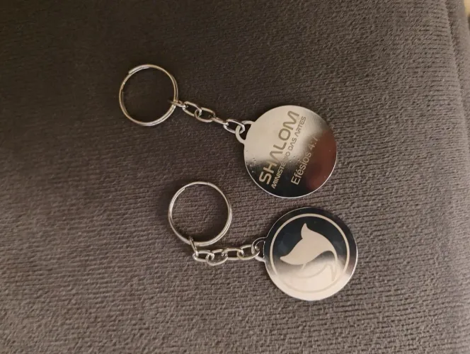 Chaveiros Personalizados  garrafa térmica e muito mais brindes 