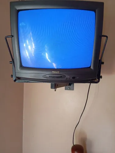 TV Philco e Suporte de Parede - funcionando 