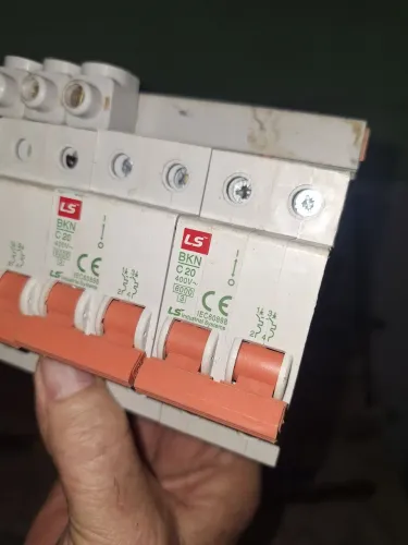 Disjuntores LS BKN C20 20A 400V