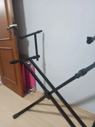 Estante dupla reforçada para piano digital ou sintetizador 