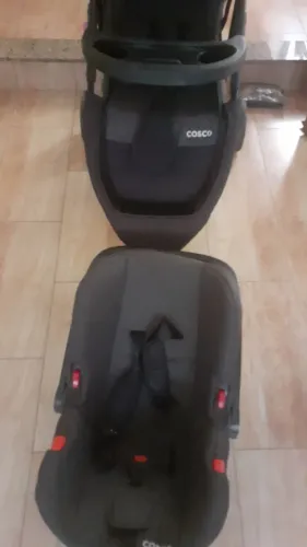 Carrinho de Bebe e Bebe Conforto