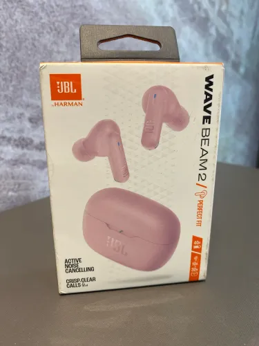 Fone de ouvido sem fio JBL Wave Beam 2 na cor rosa. 