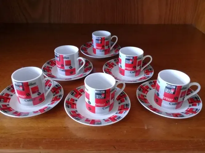 Xícaras para café de porcelana.