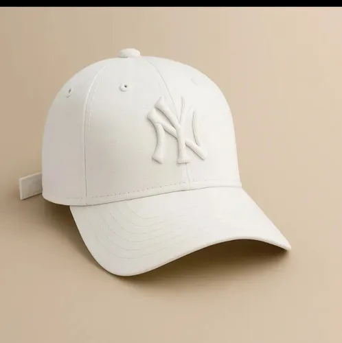 Boné Branco NY - Estilo e Conforto