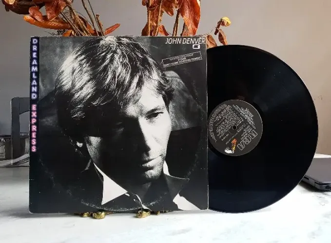 LP Vinil - John Denver - Dreamland Express - 1985 - c/ encartes