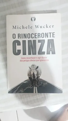 Livro -Rinoceronte Cinza
