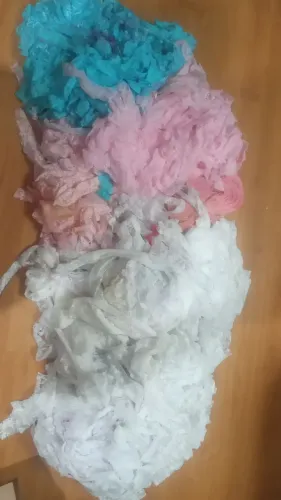 Retalhos de renda em tiras