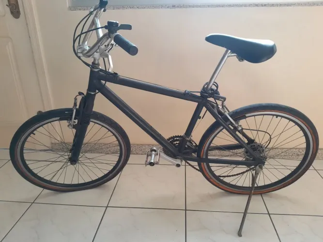 Bicicleta em alumínio 