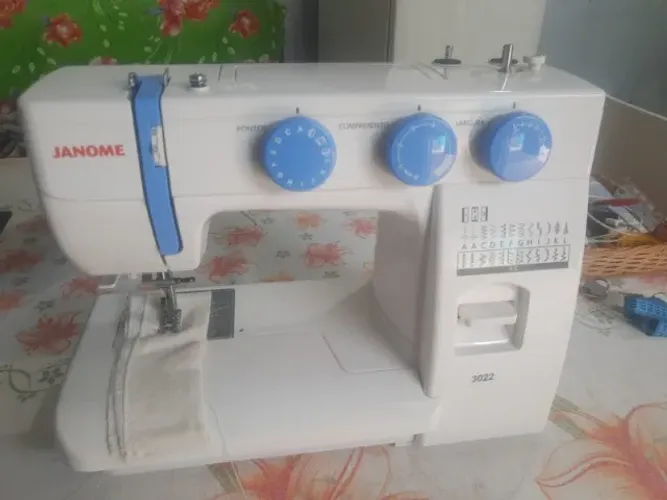 Maquina de costura Janome 3022