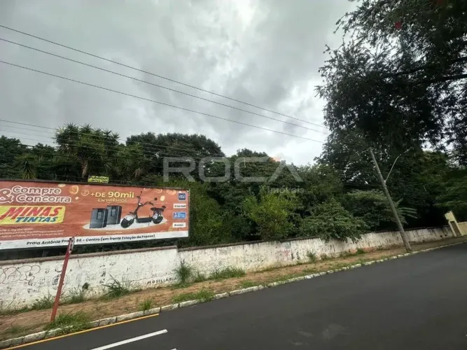 Terreno à Venda no Bairro Vila Prado em São Carlos - Oportunidade Imperdível!