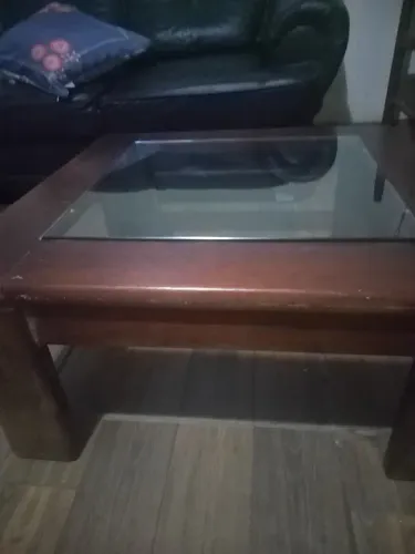 Vendo ou troco Mesa de Centro de Madeira 