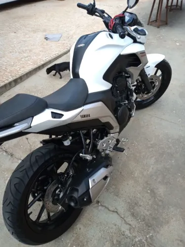 Fazer250 branca 2019