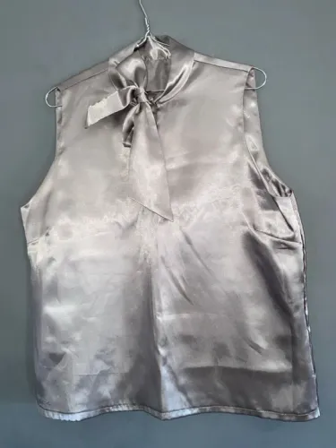 blusa cetim prateada seminova g