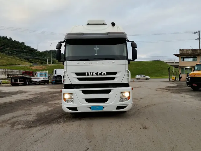 IVECO STRALIS 440 - 6X2 - 12/13 - R$ 180.000,00