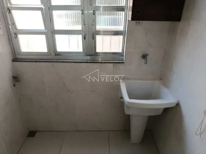 Apartamento : / Residencial / Glória